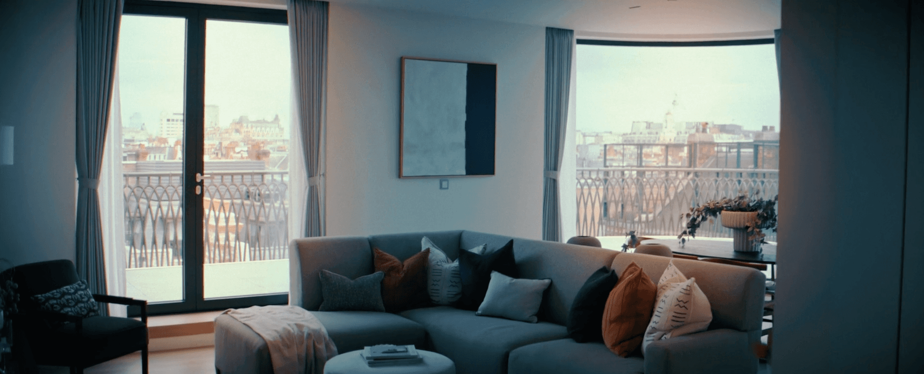London's Most Unique Penthouse, frame 3